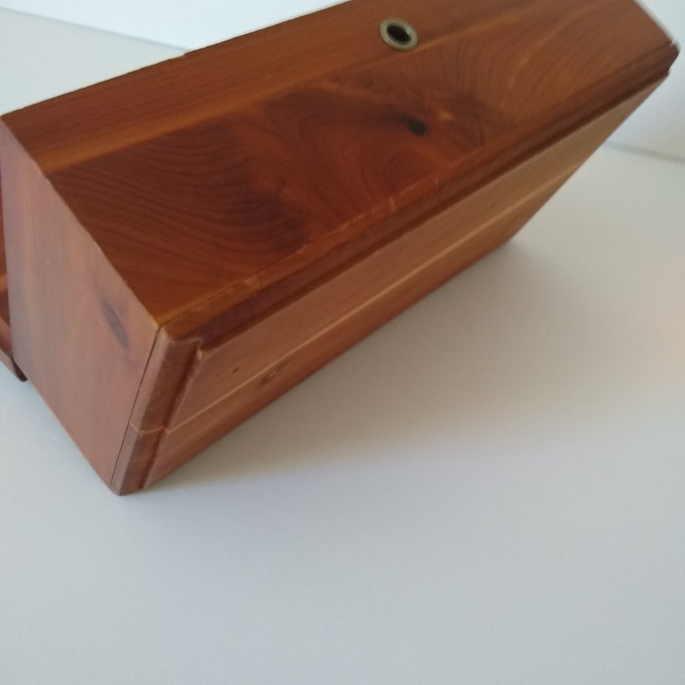 Lane Mini Cedar Wood Keepsake Box Richmond, Va. - Picture 7 of 8